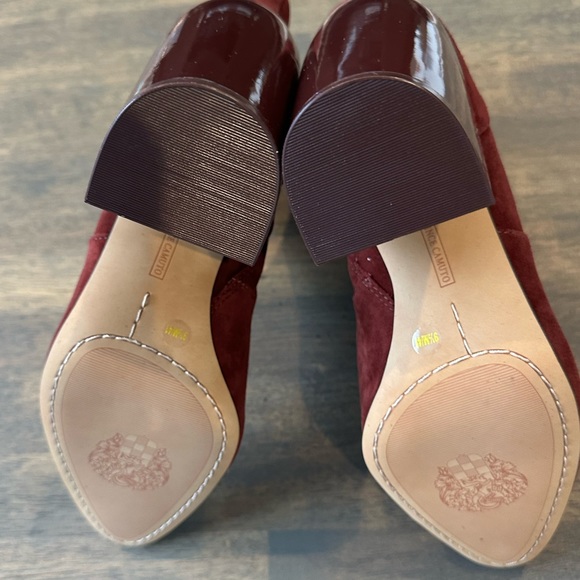 Vince Camuto Enverna Heeled Bootie - Picture 4 of 6